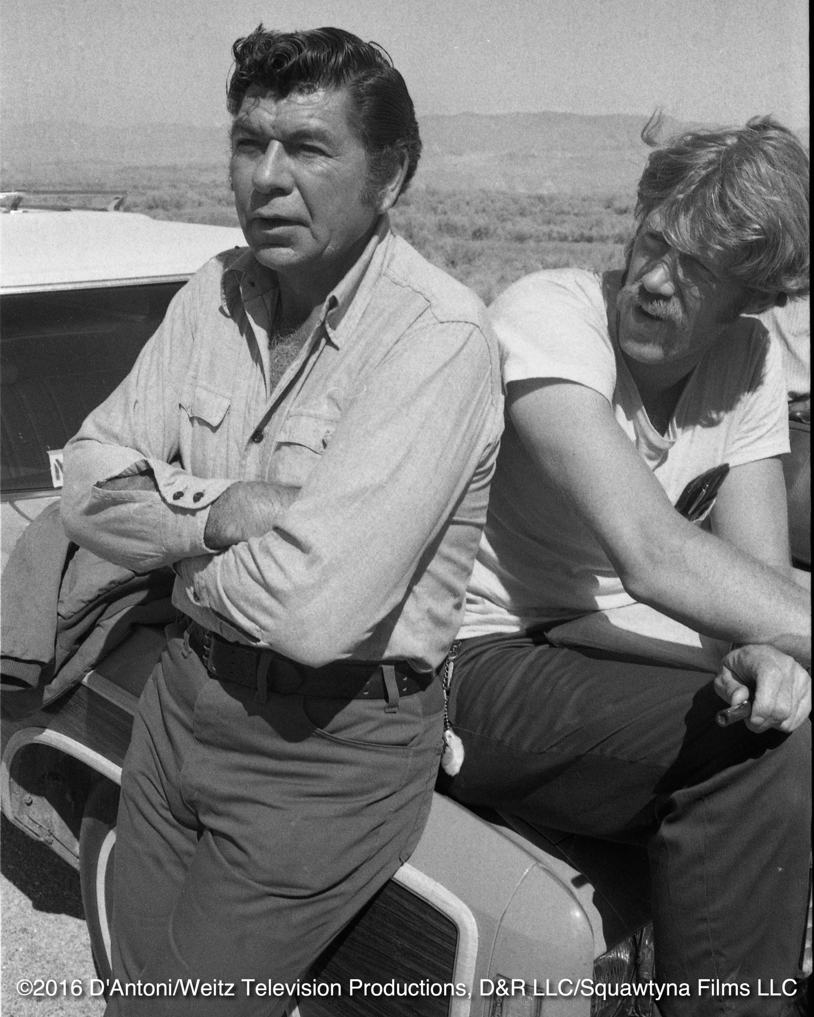 Claude Akins and Frank Converse on set of episode Going Home
