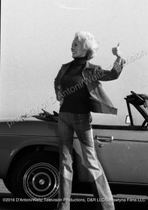 Janet Leigh signals for help