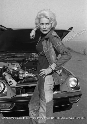 Janet Leigh has car trouble